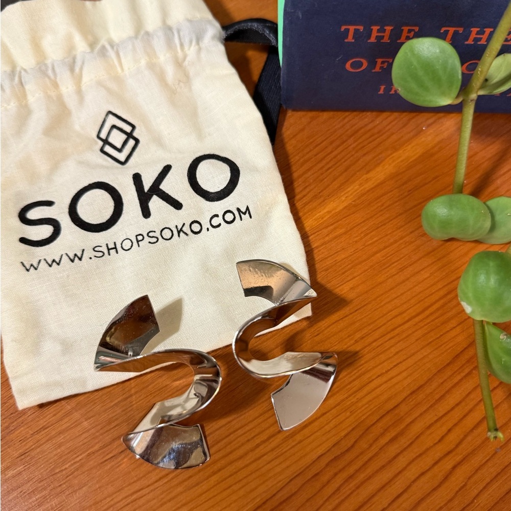 SOKO Maxi Twisted Sia Stud Earrings